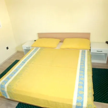 2 Bedrooms Appartement At Supetar 200 M Away From The Beach With Sea View Furnished Terrace And Wifi *