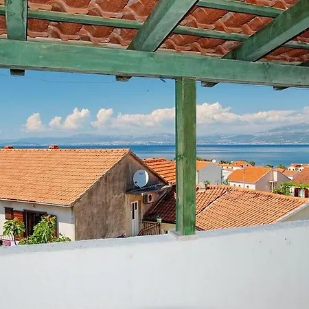 Lägenhet 2 Bedrooms Appartement At Supetar 200 M Away From The Beach With Sea View Furnished Terrace And Wifi
