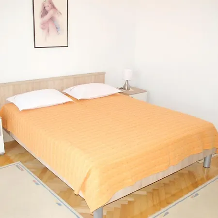 2 Bedrooms Appartement At Supetar 200 M Away From The Beach With Sea View Furnished Terrace And Wifi